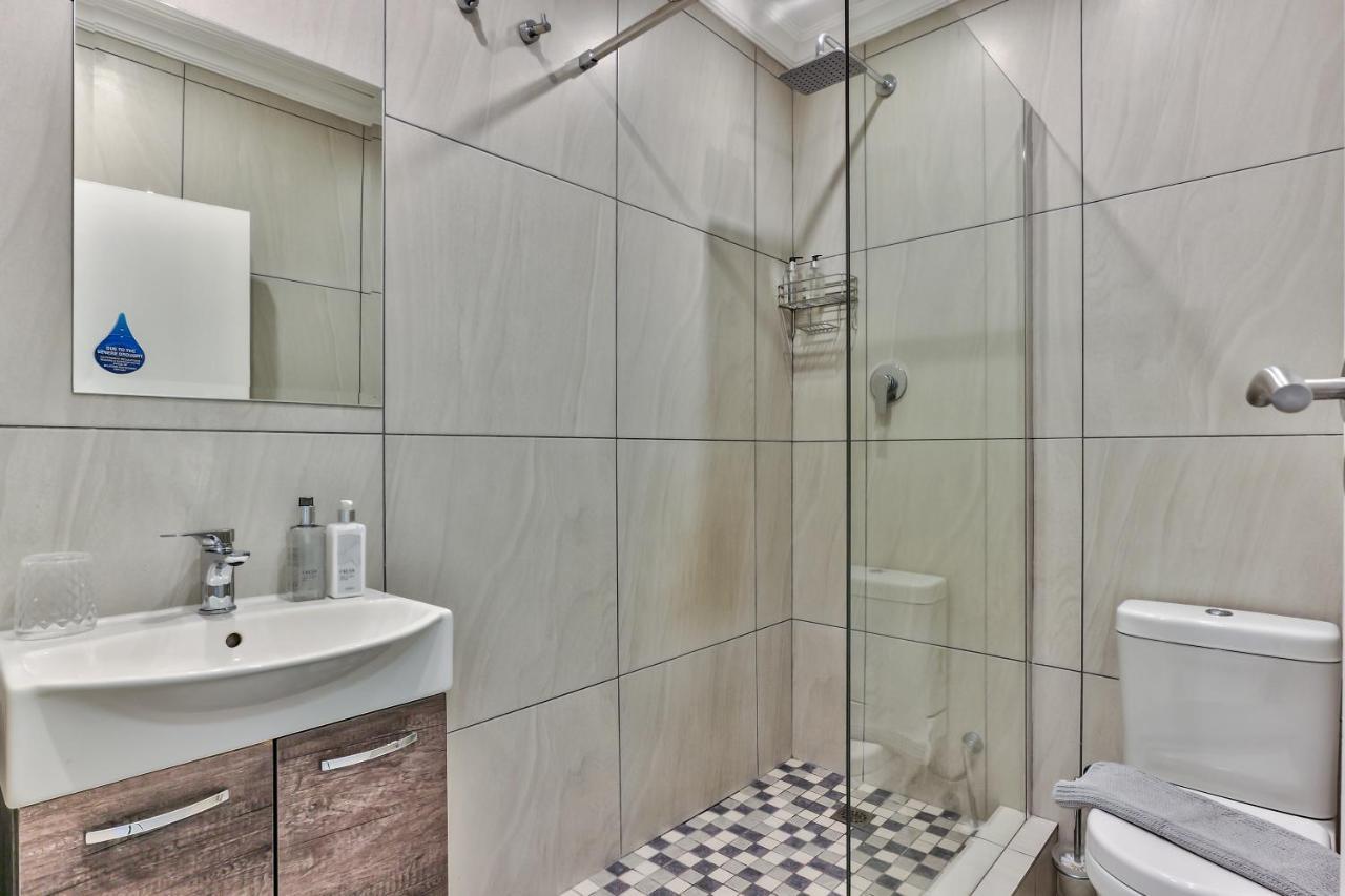 Hyde Park On The Square Apartment Cape Town Bagian luar foto