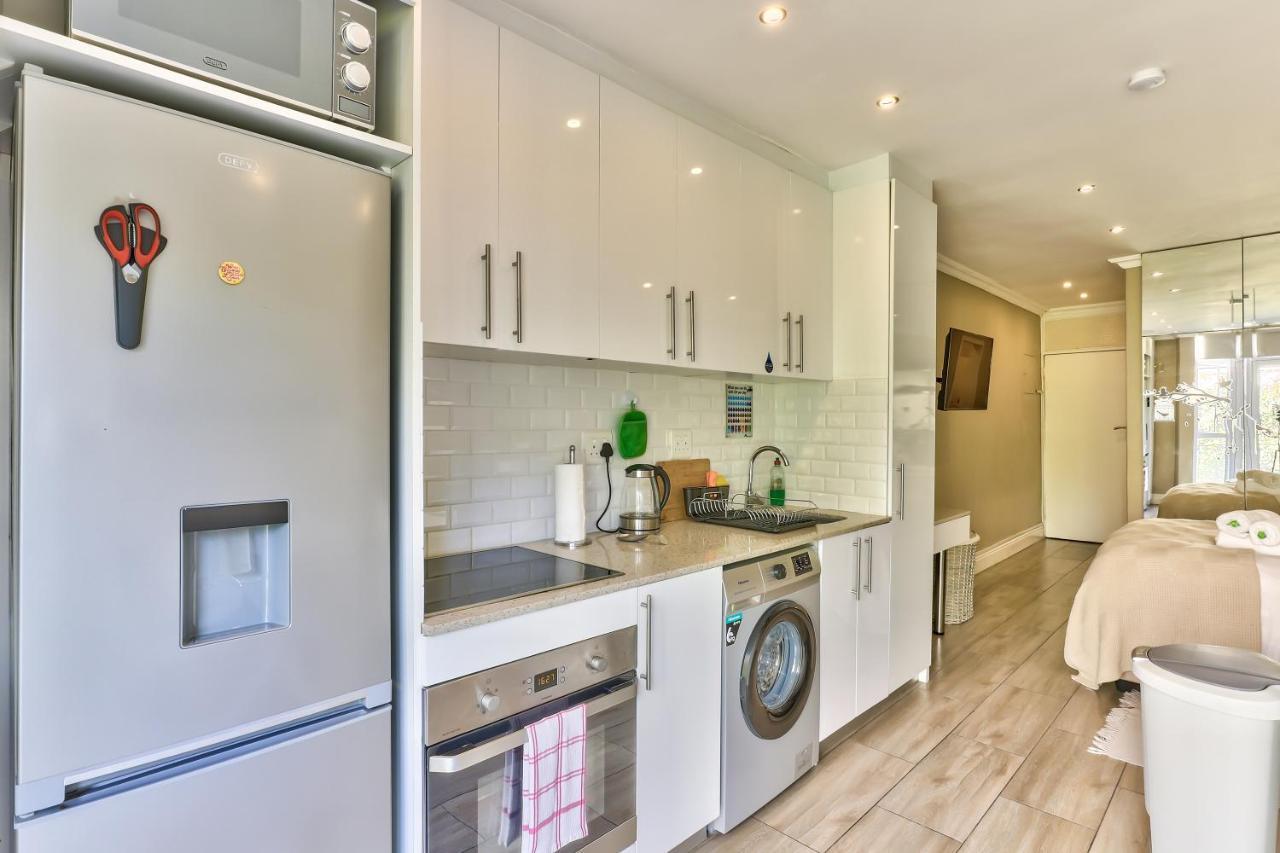 Hyde Park On The Square Apartment Cape Town Bagian luar foto