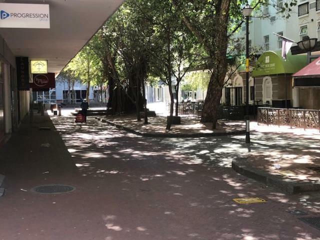 Hyde Park On The Square Apartment Cape Town Bagian luar foto
